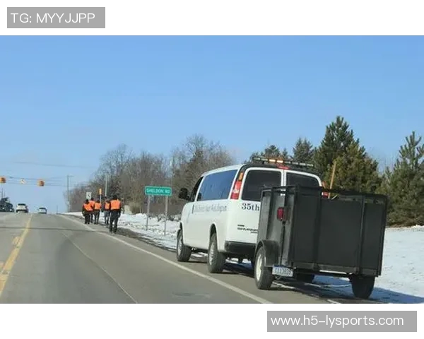 卡姆琼斯因超速被拦截逮捕急于赶往训练场引发关注