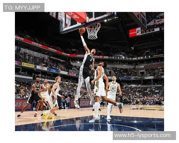 福克斯称赞文班亚马是顶尖球员强调团队合作的重要性